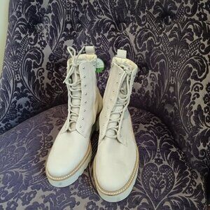 NWT Lace Front Lug Sole Boots in Spring Bone Nubuck Leather